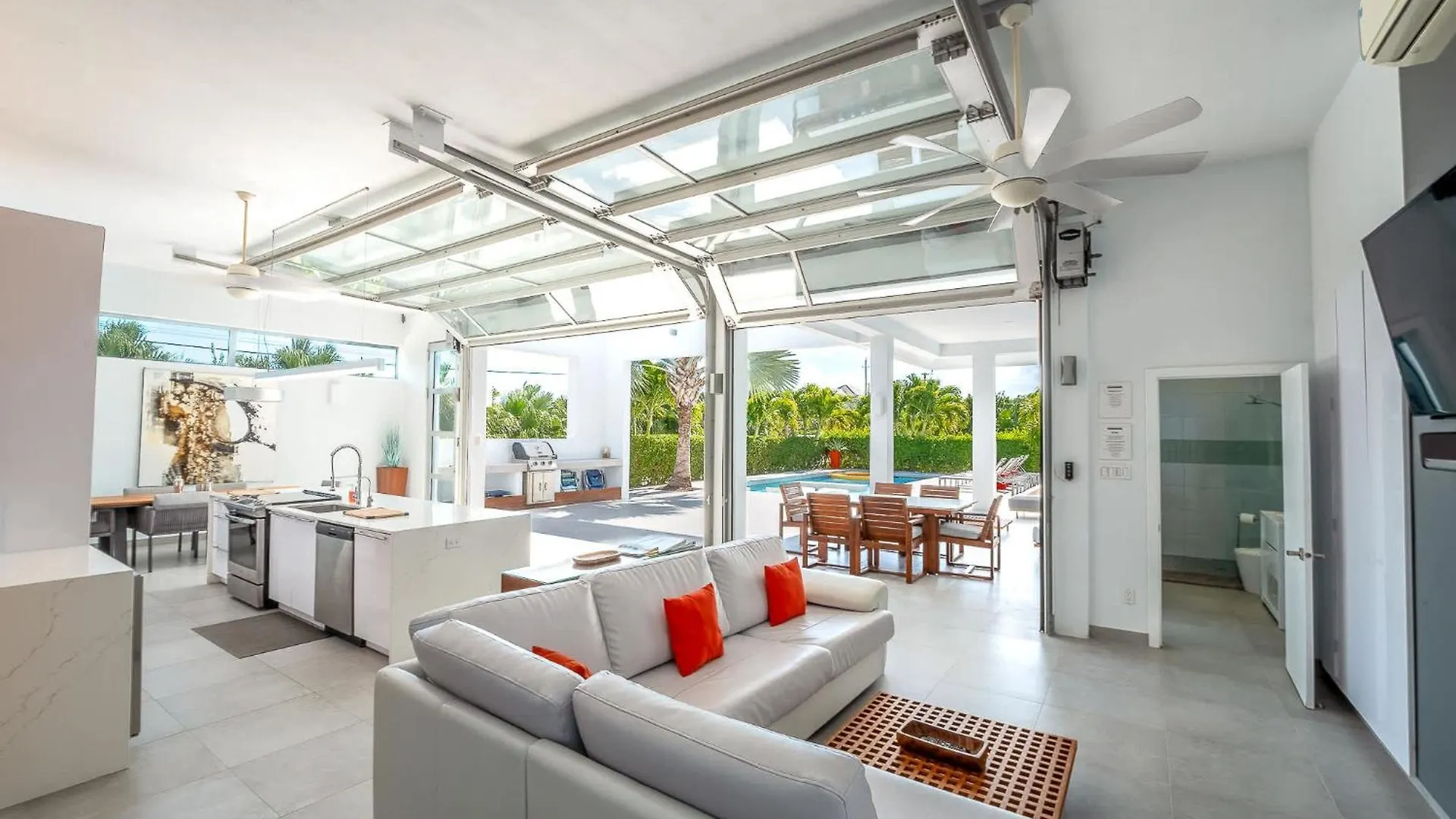 White Villas - Beachside Villa With Pool And Resort Amenities - V1 Long Bay